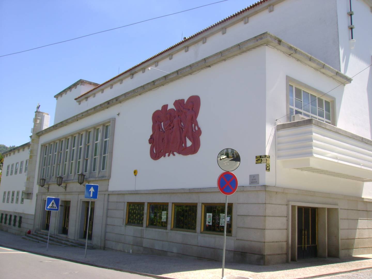 Edifício do Cine-Teatro Crisfal