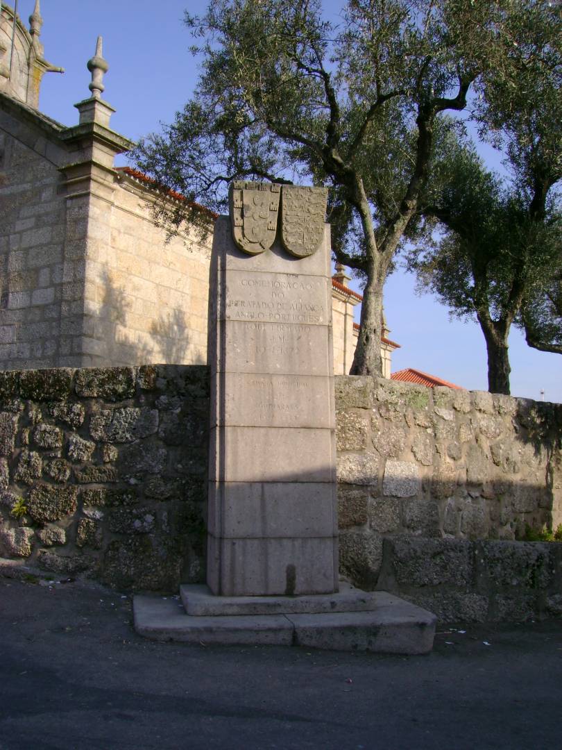Obelisco evocativo da Aliança Portugal - Inglaterra