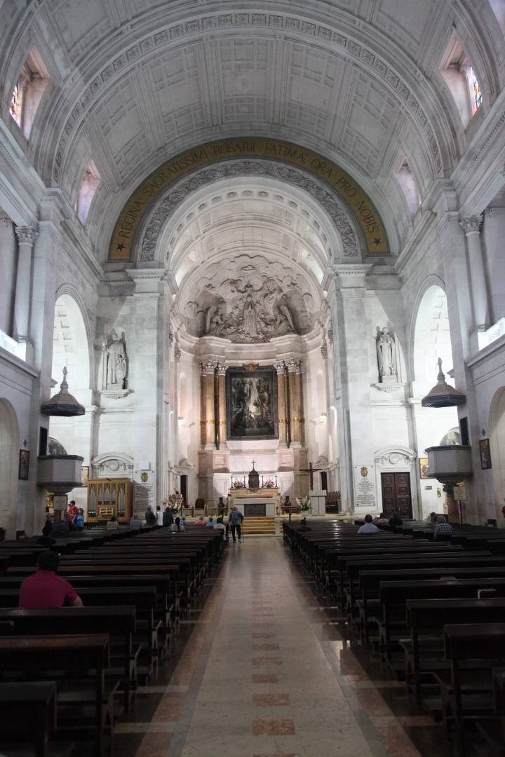 Basílica de Nossa Senhora do Rosário de Fátima - Ourém | All About Portugal