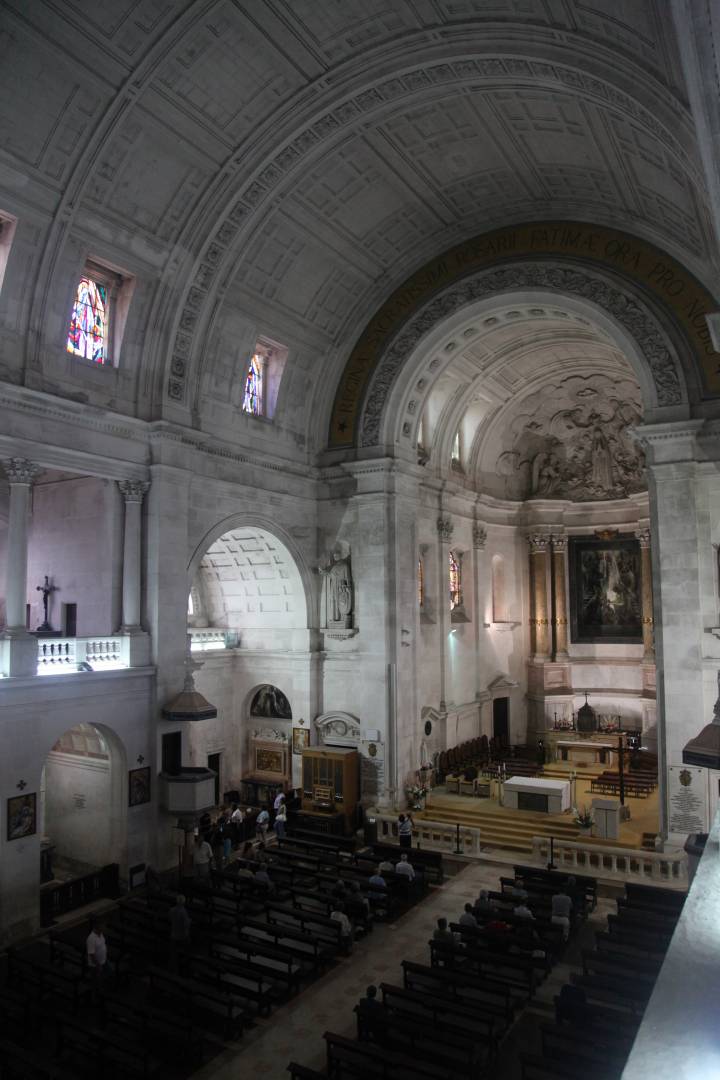 Basílica de Nossa Senhora do Rosário de Fátima - Ourém | All About Portugal