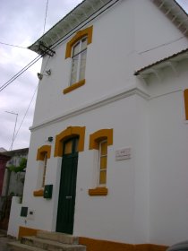 Escola Primária de Rio de Moinhos