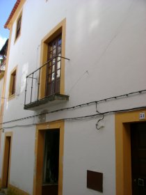 Casa na Rua Maria de Lurdes Pintassilgo