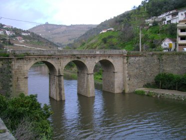 Ponte sobre o Rio Pinhão