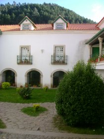 Mosteiro de São Pedro / Mosteiro de Folques