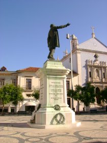 Estátua de José Estêvão