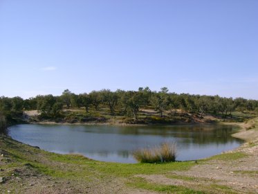 Lago em Aldeia Velha