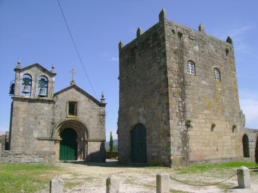 Igreja e Torre de Manhente