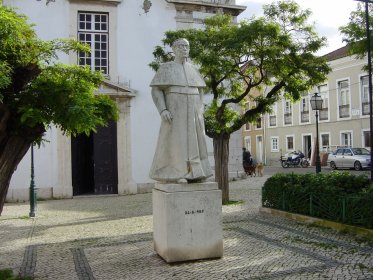 Estátua do Padre Abílio da Silva Mendes