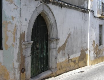 Portal Gótico da Rua da Casa Pia