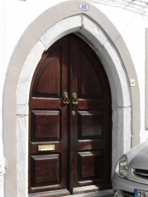 Portal Gótico da Rua das Portas de Moura