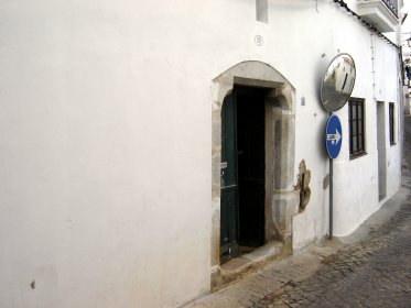 Portal Gótico da Rua Doutor Manuel D'Arriaga