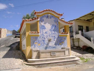 Fontanário de Casais da Serra