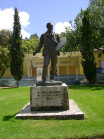 Estátua de José Malhoa