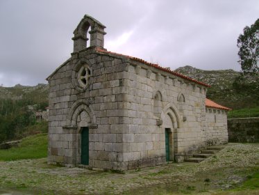 Capela de São Pedro de Varais / Capela de Varães