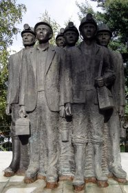 Estátua em Homenagem aos Mineiros do Pejão