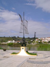 Estátua A Barca
