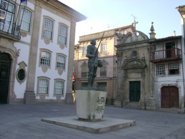 Estátua de Dom Afonso - Conde de Barcelos