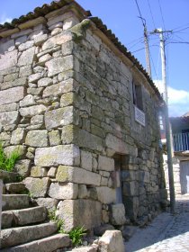 Casa onde viveu o Abade Baçal