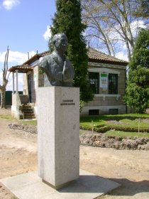 Estátua de Cândido Sotto Mayor