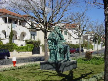 Estátua de João de Deus