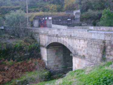 Ponte em Vila do Carvalho