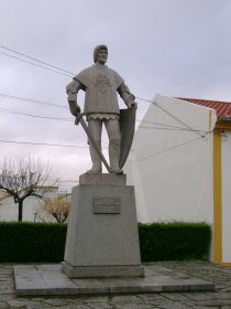 Estátua do Condestável Dom Nuno Álvares Pereira