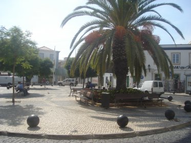 Jardim da Praça de Ferreira de Almeida