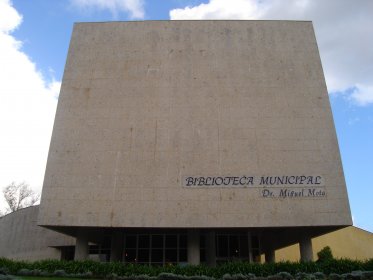 Biblioteca Municipal Doutor Miguel Mota