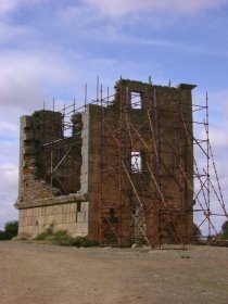 Ruínas de Almofala / Casarão da Torre / Torre das Águias / Torre dos Frades