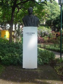 Busto de J. Reis Gomes