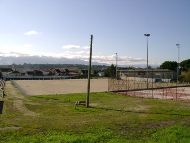 Campo de Futebol de Vila Nova de Tazém