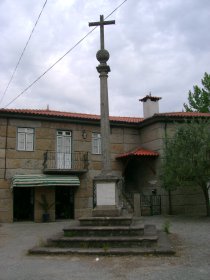 Cruzeiro de Sande (São Martinho)