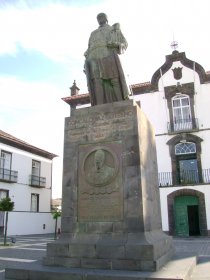 Estátua de Gonçalo Vaz Botelho