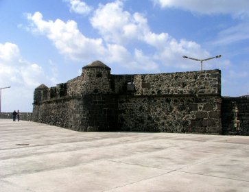 Muralhas do Forte de Vila Franca do Campo
