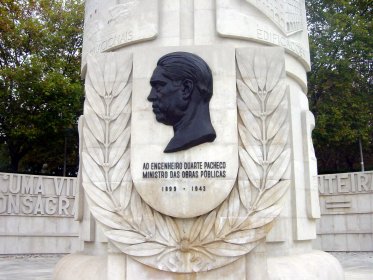 Monumento ao Engenheiro Duarte Pacheco