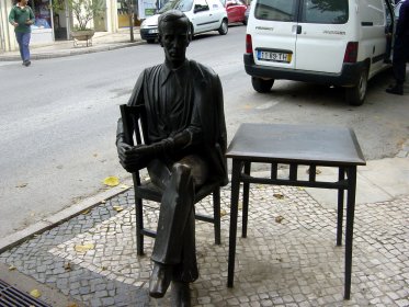 Estátua de António Aleixo
