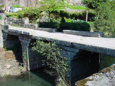 Ponte sobre o Rio Leça