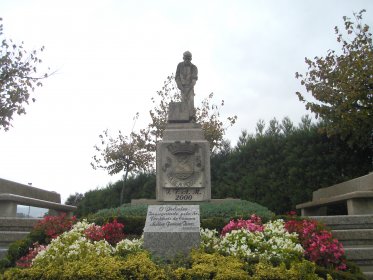 Estátua "O Pedreiro"
