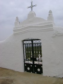 Portal do Antigo Cemitério de São Miguel do Pinheiro