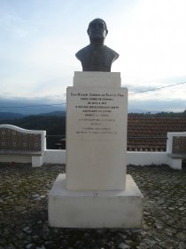 Busto Padre Dom Manuel de Bastos Pina / Homenagem aos Romeiros