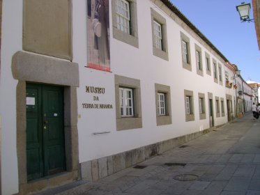Antiga Casa da Câmara de Miranda do Douro / Museu da Terra de Miranda