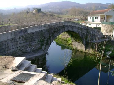 Ponte de Vilar de Viando sobre o Rio Cabril