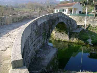 Ponte de Vilar de Viando sobre o Rio Cabril