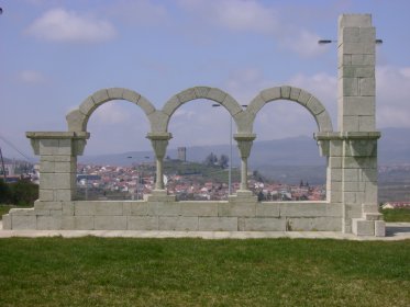 Réplica dos Claustros do Mosteiro de Pitões