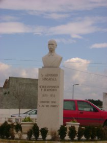 Busto de Armando Gonçalves