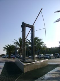 Escultura à Porta do Mar - Nave Visionista