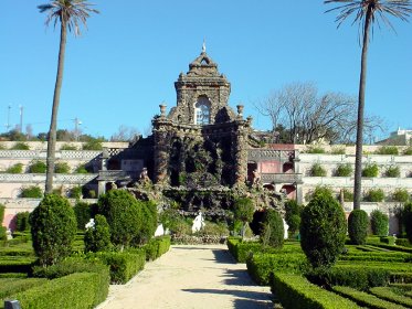 Jardins da Cascata da Quinta Real de Caxias