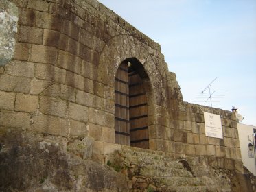 Castelo de Avô e Ermida de São Miguel