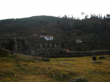 Castelo de Avô e Ermida de São Miguel