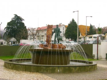 Estátua da Praça do Regionalismo